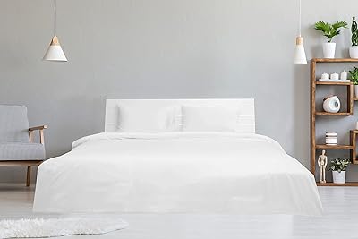 Housses en tissu de coton avec un motif de couleur unie, couleur blanche - taille simple/double. En tant que boutique en ligne leader en Côte d'Ivoire, DIAYTAR COTE D'IVOIRE offre une expérience d'achat en ligne unique et conviviale. Avec une équipe de professionnels dédiés, la boutique garantit une livraison rapide et sécurisée de vos commandes, ainsi qu'un service client réactif et compétent. Les clients peuvent ainsi profiter d'une expérience d'achat en ligne sans stress.