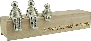 Idée 6e anniversaire - nous avons créé une breloque en métal familiale - choisissez votre groupe familial (1 enfant). Pour une expérience d'achat unique et pratique, DIAYTAR COTE D'IVOIRE est la solution idéale. Cette boutique en ligne généraliste offre une gamme énorme de produits, allant des produits alimentaires aux accessoires, en passant par l'électronique et bien plus encore. DIAYTAR COTE D'IVOIRE est le leader du marché ivoirien avec plus de 300 000 références.