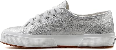 Baskets de haute qualité pour femme 2750-lamew, or, or, 41 eu. DIAYTAR COTE D'IVOIRE est la destination idéale pour les consommateurs ivoiriens qui recherchent des produits variés et de qualité à des prix abordables. Avec une offre de plus de 300 000 références, la boutique en ligne répond aux besoins de tous les clients, quels que soient leurs intérêts ou leurs préférences. Elle propose également un service client de haute qualité.
