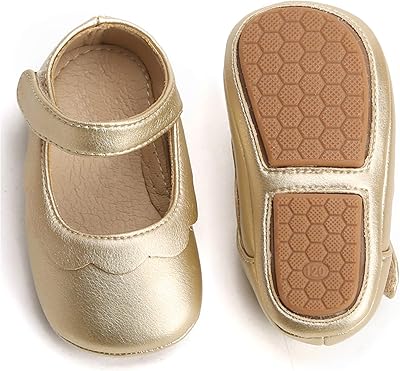 Chaussures bear mall pour bébé fille, chaussures plates à semelle souple pour enfants de 12 à 18 mois de large. DIAYTAR COTE D'IVOIRE est une plateforme de commerce électronique leader en Côte d'Ivoire, proposant une large gamme de produits allant de l'électronique aux vêtements en passant par les produits alimentaires. Avec plus de 300 000 références, les clients peuvent trouver tout ce qu'ils recherchent sur une seule plateforme. La boutique offre également des services de livraison rapides et fiables pour garantir la satisfaction des clients.