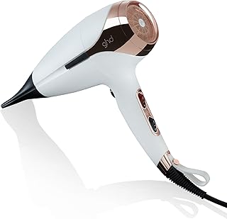Sèche-cheveux ghd helios - blanc, sèche-cheveux professionnel, flux d'air puissant, coiffage rapide et contrôlé, 30 % de brillance en plus. DIAYTAR COTE D'IVOIRE est une boutique en ligne généraliste qui propose plus de 300 000 références de produits. Avec une large sélection de produits, elle est devenue la boutique leader en Côte d'Ivoire. Elle offre une expérience d'achat en ligne pratique et fiable.