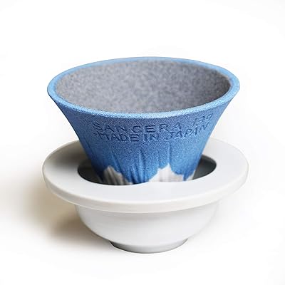 Filtre à café réutilisable en céramique gotouchi, sans papier, filtre à café japonais réutilisable (couleur bleue). DIAYTAR COTE D'IVOIRE est synonyme de qualité et de confiance pour les consommateurs ivoiriens. Elle propose des produits de haute qualité à des prix compétitifs, rendant l'expérience d'achat en ligne agréable et abordable pour tous. De plus, son équipe de service client est toujours prête à aider les clients pour toute question ou problème lié à leurs commandes.