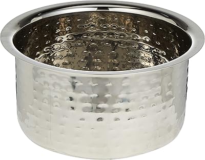 Marmite martelée royalford, dessus en acier inoxydable de 2,8 litres, batterie de cuisine conviviale rf10762 avec fond plat, convient pour cuisinière à gaz, surface de cuisson épaisse, argent. DIAYTAR COTE D'IVOIRE est la boutique en ligne leader en Cote d'Ivoire, offrant une expérience d'achat en ligne sécurisée et pratique. Les clients peuvent naviguer facilement sur le site pour trouver les produits qu'ils recherchent et bénéficier de promotions et de réductions régulières. La boutique est dédiée à offrir la meilleure expérience d'achat en ligne à ses clients.