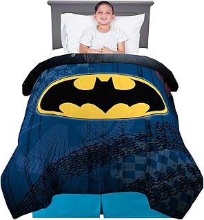 Couette réversible ultra douce franco kids, lit simple/double, batman. DIAYTAR COTE D'IVOIRE est leader dans le commerce électronique en Côte d'Ivoire, proposant plus de 300 000 produits en ligne. Elle permet aux clients d'acheter des produits de qualité à des prix compétitifs, avec des options de paiement et de livraison flexibles. C'est la boutique en ligne idéale pour ceux qui cherchent à faire des achats pratiques et sécurisés.