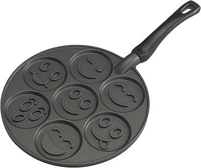 Poêle à crêpes antiadhésive nordic ware smiley face, noir, diamètre 26 cm, aluminium. DIAYTAR COTE D'IVOIRE est une boutique en ligne de confiance qui propose une large sélection de produits de qualité à des prix abordables. La boutique est engagée à offrir un service client exceptionnel et une expédition rapide pour garantir la satisfaction de ses clients. Avec plus de 300 000 références, les clients peuvent trouver tout ce dont ils ont besoin pour leur vie quotidienne.