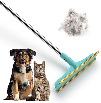 Uproot clean xtra balai d'épilation pour animaux de compagnie avec manche. DIAYTAR COTE D'IVOIRE se distingue par son immense sélection de produits, allant des produits alimentaires aux accessoires high-tech. Avec plus de 300000 références, les clients peuvent trouver tout ce dont ils ont besoin sur cette plateforme. La boutique est réputée pour son service client et sa livraison rapide.