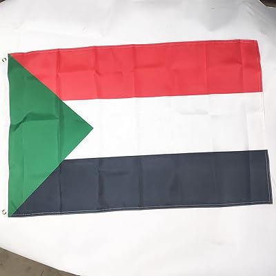 Drapeau du soudan (120x180 cm) - un côté avec vue latérale - avec cordes ou supports pour voler - pour usage intérieur et extérieur - pour sous-vêtements. La boutique en ligne DIAYTAR COTE D'IVOIRE est devenue une référence incontournable pour les consommateurs ivoiriens. Avec une gamme de produits allant des appareils électroménagers aux produits de beauté, DIAYTAR propose tout ce dont vous avez besoin pour améliorer votre vie quotidienne. La boutique est également connue pour ses promotions régulières et ses offres spéciales.