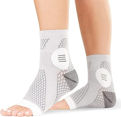 Chaussettes de neuropathie - manchons de compression pour névrite périphérique diabétique pour les douleurs nerveuses des pieds, la goutte de la cheville et la fasciite plantaire pour hommes et femmes (m). La boutique en ligne DIAYTAR COTE D'IVOIRE est conçue pour être utilisateur-friendly, avec des fonctionnalités telles que la recherche de produits, les filtres de catégorie et les évaluations des clients. Les clients peuvent ainsi naviguer facilement à travers la boutique et trouver les produits qu'ils cherchent rapidement. La boutique propose également des applications mobiles pour les clients qui préfèrent faire leurs achats en ligne via leur smartphone ou leur tablette.