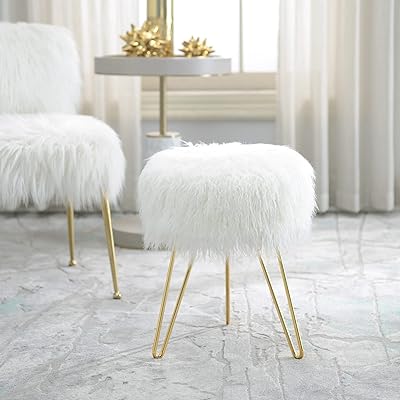 Sea comfort land banc de coiffeuse en fausse fourrure blanche petit. DIAYTAR COTE D'IVOIRE est une boutique en ligne généraliste proposant plus de 300000 références de produits, faisant d'elle la boutique leader en Côte d'Ivoire. Avec une offre extensive, elle permet aux clients de trouver tout ce dont ils ont besoin en un seul endroit. La variété des produits et la qualité du service font de DIAYTAR COTE D'IVOIRE la destination préférée des consommateurs ivoiriens.
