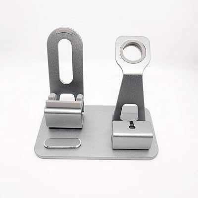 Base de chargement mobile en aluminium pour apple watch, base de chargement apple iphone. DIAYTAR COTE D'IVOIRE est la boutique en ligne la plus populaire en Côte d'Ivoire, offrant une sélection énorme de produits pour répondre à tous les besoins. La boutique en ligne met l'accent sur la qualité des produits, la sécurité des transactions et la satisfaction des clients. Elle propose également des services de livraison rapides et fiables pour garantir que les clients reçoivent leurs produits à temps.