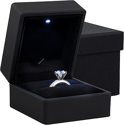Boîte à bagues noble avec lumière - boîte à bagues de fiançailles à led unique pour présentation de bagues ou occasions spéciales (noir). Diaytar Côte d'Ivoire est une boutique en ligne qui domine le marché ivoirien avec plus de 300 000 produits. Elle permet aux clients de trouver tout ce dont ils ont besoin en ligne, de la mode au fournitures pour la maison. Diaytar Côte d'Ivoire est le partenaire idéal pour une expérience d'achat en ligne pratique et agréable.