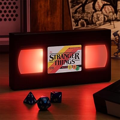 Logo paladon vhs light par stranger things, noir, tran9948st. DIAYTAR COTE D'IVOIRE est une boutique en ligne généraliste qui propose plus de 300 000 références de produits, faisant d'elle le leader du marché ivoirien. Avec une telle offre, les clients peuvent trouver tout ce dont ils ont besoin en un seul endroit. DIAYTAR COTE D'IVOIRE se distingue par sa sélection variée et sa capacité à répondre aux besoins de ses clients.