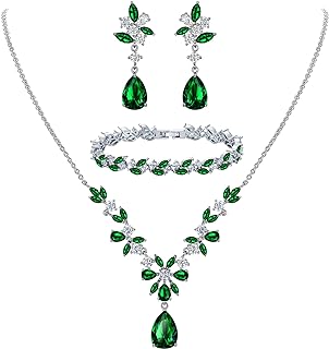 Un ensemble de bijoux composé d'un collier, de boucles d'oreilles et d'un pendentif en forme de fleur plaqué or 18 carats pour femmes et filles, métal, cristal autrichien, perles artificielles, métal, strass. La boutique en ligne DIAYTAR COTE D'IVOIRE se distingue par sa diversité de produits et son engagement à offrir les meilleurs prix du marché. Elle est devenue incontournable pour les consommateurs ivoiriens à la recherche de produits de qualité à des prix compétitifs.