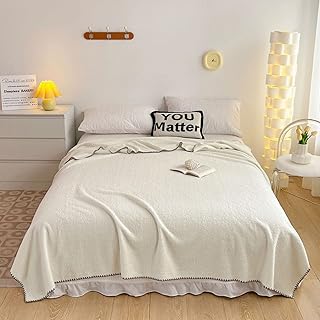 Couverture de lit polaire douce king size en fil de plumes pour lit, voyage et canapé, taille 200 x 230 cm, beige. DIAYTAR COTE D'IVOIRE est une plateforme de commerce en ligne qui offre une expérience d'achat en ligne sécurisée et pratique. La boutique propose une large sélection de produits de marques reconnues, ainsi que des produits locaux de qualité. Les clients peuvent profiter de promotions et de réductions régulières, ce qui rend leurs achats encore plus abordables.