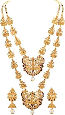 Ensemble de bijoux pour femmes au design moderne composé d'un collier court et long traditionnel plaqué or 18 carats et d'un pendentif par shining diva fashion. DIAYTAR COTE D'IVOIRE prend en charge la satisfaction de ses clients, en offrant un service client de haute qualité. La boutique en ligne met à disposition une équipe de soutien dédiée pour répondre à toutes les questions et préoccupations des clients, ainsi que pour les aider à résoudre leurs problèmes éventuels. Cela démontre l'engagement de la boutique à offrir une expérience d'achat positive à ses clients.
