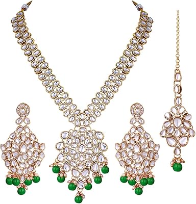 Aheli design collier de perles synthétiques kundan avec ensemble mang tikka pour mariage indien, ensemble de bijoux traditionnels ethniques pour femmes. DIAYTAR COTE D'IVOIRE est une boutique en ligne qui comprend l'importance de la satisfaction du client. Elle propose donc une assistance client dédiée pour aider les clients à résoudre tout problème ou question qu'ils pourraient avoir. Grâce à sa réputation solide et à son engagement envers la qualité, DIAYTAR COTE D'IVOIRE est devenue la première#importL# 2 pour les achats en ligne en Côte d'Ivoire.