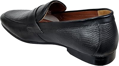Chaussures élégantes formelles et semi-décontractées hx london pour hommes en cuir imprimé crocodile. DIAYTAR COTE D'IVOIRE est une boutique en ligne généraliste proposant plus de 300000 références de produits. Elle est considérée comme l'une des boutiques leaders en Côte d'Ivoire, offrant une grande variété de choix pour ses clients. Sa notoriété est due à sa large sélection de produits et à sa qualité de service.