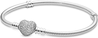 Moments jewelry bracelet brillant en forme de cœur en forme de chaîne serpent, orné de pierres de zircone en argent sterling, métal, zircone cubique. DIAYTAR COTE D'IVOIRE propose une expérience d'achat en ligne conviviale et sécurisée, avec des options de paiement flexibles et une livraison rapide à travers tout le pays. La boutique met également l'accent sur la qualité des produits et le service client, garantissant ainsi la satisfaction des clients. Cela contribue à renforcer la confiance des consommateurs dans cette boutique en ligne.
