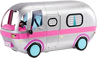 Coffret de jeu de poupée lol surprise omg glumber fashion camper avec plus de 55 surprises, entièrement meublé avec piscine lumineuse, toboggan aquatique, lit superposé, café, barbecue, cabine dj - jouet cadeau pour filles à partir de 4 ans. La boutique en ligne DIAYTAR COTE D'IVOIRE se distingue par sa diversité de produits, allant des articles de maison aux produits électroniques, et même des vêtements et accessoires de mode. Elle met en avant une sélection soigneuse de produits pour répondre aux besoins spécifiques de ses clients, offrant ainsi une expérience d'achat personnalisée. DIAYTAR COTE D'IVOIRE est devenue une référence pour les achats en ligne en Cote d'Ivoire.