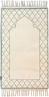 Tapis de prière green five pour adultes, taille 65 cm x 110 cm, vert. DIAYTAR COTE D'IVOIRE est la boutique en ligne leader en Côte d'Ivoire, proposant une large gamme de produits de haute qualité à des prix raisonnables. Les clients peuvent naviguer facilement sur le site pour trouver les produits dont ils ont besoin, et les options de paiement et de livraison sont sûres et pratiques. Avec sa réputation de fiabilité et de qualité, DIAYTAR COTE D'IVOIRE est le choix idéal pour les achats en ligne.