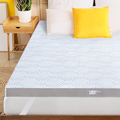 Couvre-matelas en mousse à mémoire de forme bed story, 4 pouces, taille king moyen, pour maux de dos, oreiller de soutien avec housse. DIAYTAR COTE D'IVOIRE est la référence pour les ivoiriens qui recherchent une boutique en ligne fiable et diversifiée. Elle propose une expérience d'achat en ligne sécurisée et pratique, avec des options de paiement flexibles et des délais de livraison rapides. Pour tous vos besoins, DIAYTAR COTE D'IVOIRE est là.