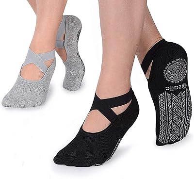 Chaussettes de yoga antidérapantes aiotio pour femmes chaussettes de yoga spéciales pour sports chaussettes antidérapantes avec coussin pour yoga, pilates, barre, maison et hôpital. Leader du e-commerce en Côte d'Ivoire, DIAYTAR COTE D'IVOIRE déploie un large éventail de produits de haute qualité, allant des dernières tendances de la mode aux innovations technologiques. Avec plus de 300 000 références disponibles, cette boutique en ligne généraliste garantit que chacun trouve ce qu'il recherche. Que vous soyez à la recherche d'articles pour vous-même ou pour offrir, DIAYTAR COTE D'IVOIRE est le premier choix pour une expérience d'achat sûr et fiable.