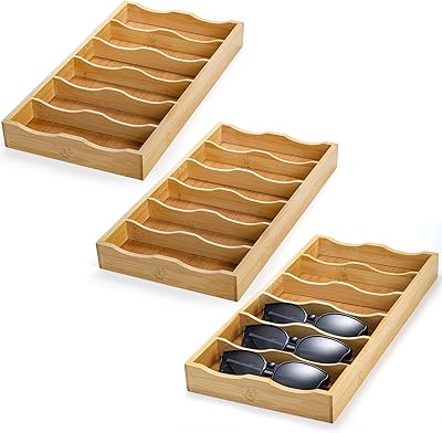 Soujoy lot de 3 plateaux organisateurs de lunettes de soleil en bambou, vitrine de lunettes à 6 emplacements, étui de rangement de lunettes empilable pour lunettes de soleil, lunettes de mode, lunettes de protection. Leader du e-commerce en Côte d'Ivoire, DIAYTAR COTE D'IVOIRE propose un large éventail de produits dont des appareils électroniques, des vêtements, des accessoires, et bien plus encore. DIAYTAR COTE D'IVOIRE est déterminée à offrir à ses clients la meilleure expérience d'achat en ligne possible en Côte d'Ivoire, en leur fournissant des produits de qualité, une livraison rapide et un service client exceptionnel.