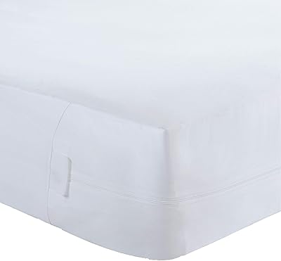 Protège-matelas tout-en-un imperméable, silencieux et hypoallergénique pour aider à protéger complètement contre les insectes, les acariens et les allergènes. La boutique en ligne DIAYTAR COTE D'IVOIRE émerge comme un acteur majeur du commerce électronique en Côte d'Ivoire. Elle répond aux besoins divers des consommateurs grâce à son vaste catalogue de plus de 300 000 articles. Son engagement en faveur d'une expérience d'achat en ligne sécurisée et pratique la distingue dans le paysage commercial local.