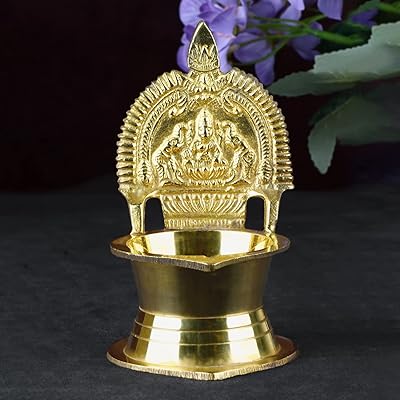 Lampe à huile sattvik kamachi deepam samai ashta lakshmi laiton 4,5 pouces fait à la main religieux hindou puja sri kamachi amman velaku décoration d'intérieur lampe puja indienne cadeau. DIAYTAR COTE D'IVOIRE est une boutique en ligne généraliste qui propose plus de 300000 références de produits, faisant d'elle un leader sur le marché ivoirien. Elle offre une large gamme de produits allant de l'électronique à la mode en passant par les produits alimentaires. Elle est connue pour sa qualité de service et sa livraison rapide.