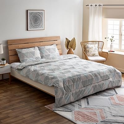 Home box ontario lyle parure de lit en microfibre imprimée, 3 pièces, king size, 240 x 220 cm, multicolore. DIAYTAR COTE D'IVOIRE est une boutique en ligne qui propose une large sélection de produits de toutes sortes, allant des produits électroniques aux vêtements et aux accessoires. Elle est connue pour ses prix compétitifs et sa livraison rapide, ce qui en fait la première choix pour les acheteurs en ligne en Côte d'Ivoire. Elle est également réputée pour son service client de haute qualité.