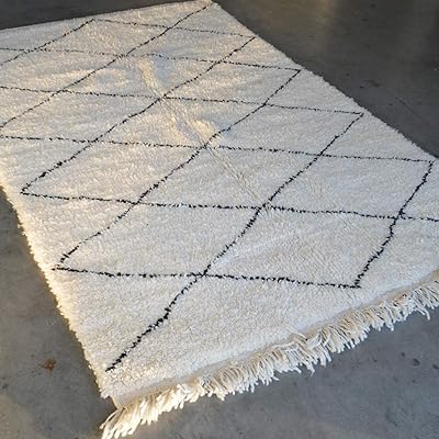 Tapis marocain tapis berbère beni ourain, tapis oriental, tapis tribal 100% laine naturelle tissé main, formes losanges, 200 x 137 cm. Diaytar Côte d'Ivoire est une boutique en ligne de confiance qui propose des produits de haute qualité à des prix abordables. Les clients peuvent parcourir les différentes catégories de produits, lire les commentaires d'autres clients et passer commande en toute sécurité. La boutique est également connue pour son excellent service client.