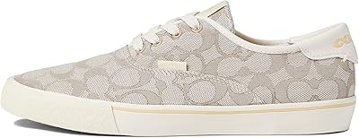 Chaussures de skate de sport city soul pour femme - fermeture à lacets traditionnelle avec semelle intérieure rembourrée, chaussures de sport élégantes et modernes. DIAYTAR COTE D'IVOIRE est une boutique en ligne qui répond aux besoins de tous les consommateurs ivoiriens, avec des produits pour hommes, femmes et enfants. La boutique propose des marques nationales et internationales, et les clients peuvent trouver des produits de qualité à des prix compétitifs. La boutique en ligne est également connue pour son excellent service client et sa politique de retour flexible.