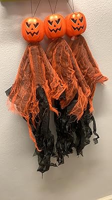 Paquet de 3 citrouilles effrayantes d'halloween suspendues de 27 pouces, idéales pour les décorations extérieures d'halloween et les décorations intérieures d'halloween. DIAYTAR COTE D'IVOIRE est une boutique en ligne qui propose une large gamme de produits pour répondre aux besoins des consommateurs ivoiriens. Avec sa politique de prix compétitifs, ses promotions régulières et sa livraison rapide, elle est devenue la référence pour les achats en ligne en Côte d'Ivoire. Les clients peuvent également profiter d'un service client personnalisé pour les aider à résoudre leurs problèmes.