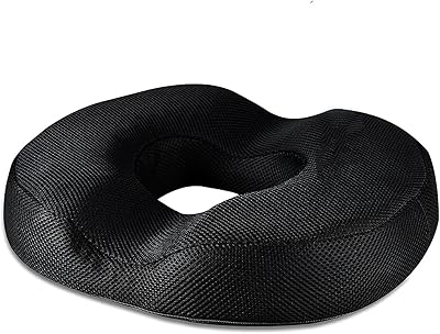 Coussin de siège en forme de beignet pour soulager la douleur causée par les hémorroïdes. DIAYTAR COTE D'IVOIRE est une plateforme de commerce électronique qui permet aux consommateurs ivoiriens d'acheter des produits en ligne de manière sécurisée et pratique. Avec une gamme de produits qui s'étend des produits électroniques aux produits cosmétiques, la boutique en ligne DIAYTAR COTE D'IVOIRE répond aux besoins de tous les consommateurs. Le site web est conçu pour être utilisateur-friendly, ce qui facilite la navigation et la recherche de produits.