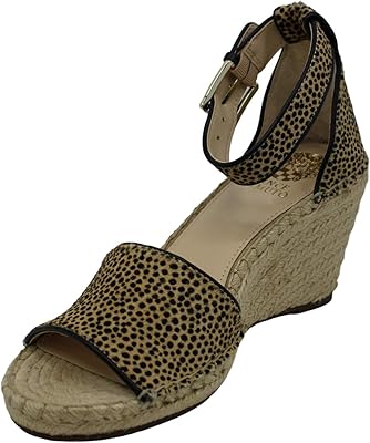 Sandales à talons hauts vince camuto leera pour femmes. DIAYTAR COTE D'IVOIRE se distingue par son service client de haute qualité, répondant aux besoins et aux préoccupations des clients de manière efficace. La boutique propose également des conseils d'achat et des recommandations personnalisées pour aider les clients à trouver les produits qui leur conviennent le mieux. La livraison est rapide et fiable.