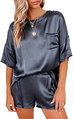 Ensemble pyjama à manches courtes en satin de soie pour femme avec short, ensemble deux pièces, vêtements de nuit en soie. En tant que leader du commerce électronique en Côte d'Ivoire, DIAYTAR COTE D'IVOIRE offre une expérience d'achat unique et personnalisée à ses clients. La boutique en ligne propose une large sélection de produits de qualité, avec des prix compétitifs et des promotions régulières. Les clients peuvent également bénéficier d'un service client de qualité et d'une livraison rapide et fiable.