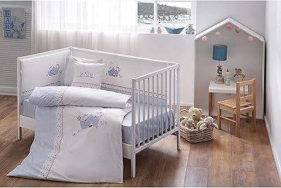 Ensemble de nuit tac baby marine bleu. DIAYTAR COTE D'IVOIRE propose une expérience d'achat en ligne unique et personnalisée, avec des promotions régulières et des discounts sur une sélection de produits. La boutique est équipée d'un système de paiement sécurisé pour garantir la protection des données personnelles des clients. Cela contribue à instaurer une relation de confiance durable avec sa clientèle.