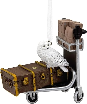 Chariot hallmark harry potter avec décoration de noël hedwige, 25574068, h7,8 cm x l7,3 cm x l4,9 cm, blanc et marron. La boutique en ligne DIAYTAR COTE D'IVOIRE est le leader du marché ivoirien, proposant plus de 300000 références de produits à ses clients. La boutique est connue pour sa qualité de service, ses prix compétitifs et sa livraison rapide, ce qui en fait la destination préférée des consommateurs ivoiriens. De plus, la boutique propose une expérience d'achat sécurisée, garantissant que les transactions sont traitées de manière confidentielle et sécurisée.
