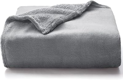 Grande couverture polaire wave - couverture de lit queen size, 300 g/m2, grande couverture moelleuse polyvalente, douce et grise, 220 x 240 cm. DIAYTAR COTE D'IVOIRE est plus qu'une boutique en ligne, c'est une expérience d'achat en ligne personnalisée et sécurisée. Nous nous engageons à fournir à nos clients les meilleurs produits et services, avec une équipe de professionnels dédiés à répondre à vos questions et à vous aider à trouver les produits qui vous conviennent. Notre objectif est de vous offrir une expérience d'achat en ligne inoubliable et de vous faire revenir vers nous pour toutes vos besoins d'achat en ligne.