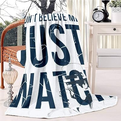 Wrigley field marquee cubs world series champs 2016 couverture de lit avant en peluche douce et chaude, couverture légère en microfibre confortable, couverture de noël pour lit, canapé, chaise, canapé, 130 x 150 cm. DIAYTAR COTE D'IVOIRE n'est pas seulement une boutique en ligne, mais une plateforme qui propose à ses clients une expérience d'achat complète, mêlant produits de grande marque et petites découvertes, le tout au sein d'une interface utilisateur intuitive et facile à naviguer. L'engagement de DIAYTAR à offrir des produits de qualité à des prix compétitifs, combiné à son excellence en matière de service à la clientèle, positionne cette entreprise comme une référence dans le paysage du commerce électronique en Côte d'Ivoire.