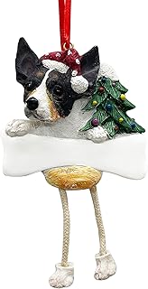 Ornement de rat terrier avec \"jambes pendantes\" ornement de noël unique, peint à la main et facilement personnalisé. DIAYTAR COTE D'IVOIRE est une plateforme e-commerce qui mise sur l'innovation et la satisfaction client, offrant une expérience d'achat en ligne unique et personnalisée pour ses utilisateurs.