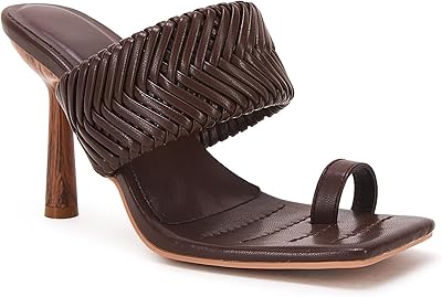 Sandales carrées à bout ouvert vetaste pour femmes avec bride aiguille en cuir tressé à enfiler. DIAYTAR COTE D'IVOIRE est plus qu'une simple boutique en ligne, c'est une communauté de clients qui partagent les mêmes valeurs et les mêmes attentes. Nous nous engageons à fournir des produits authentiques et de haute qualité, ainsi que des services après-vente exceptionnels. Notre mission est de devenir la destination de confiance pour tous vos besoins d'achat en ligne en Cote d'Ivoire.