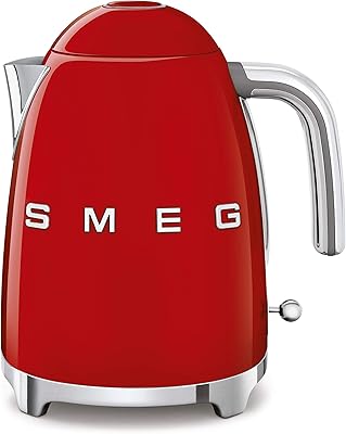 Bouilloire électrique smeg classique style années 1950 avec logo en relief, rouge, klf03rdus. En tant que leader de la vente en ligne en Côte d'Ivoire, DIAYTAR COTE D'IVOIRE se distingue par son offre riche et variée de plus de 300000 références. Les internautes peuvent profiter d'offres spéciales, de réductions et de promotions tout au long de l'année. La boutique garantit une expérience d'achat sécurisée et des délais de livraison rapides.