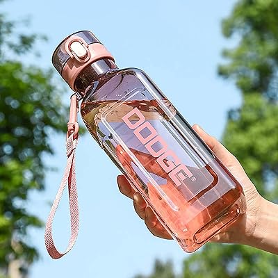 Bouteille d'eau 1l sans bpa, bouteille de gymnastique anti-fuite, bouteilles d'eau de sport créatives carrées transparentes portables pour enfants, fitness, salle de sport, bureau, camping, sports de plein air et exercice (rose). Avec plus de 300000 références de produits, DIAYTAR COTE D'IVOIRE est la boutique en ligne idéale pour trouver tout ce dont vous avez besoin. La boutique propose des produits de haute qualité à des prix compétitifs, ainsi que des services de clientèle dédiés pour répondre à vos questions et résoudre vos problèmes. Les clients peuvent également profiter de la fonction de recherche avancée pour trouver facilement les produits qui les intéressent.