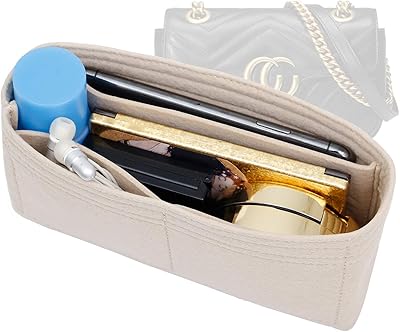 O ecore gg marmont matelasse petit sac à bandoulière, beige (mini, feutre). Diaytar Côte d'Ivoire, leader du e-commerce en Côte d'Ivoire, propose une large gamme de produits avec plus de 300 000 références. Vous pouvez trouver tout ce dont vous avez besoin, des produits alimentaires aux équipements électroménagers en passant par les vêtements et les accessoires. Diaytar Côte d'Ivoire est votre destination idéale pour faire vos achats en ligne.