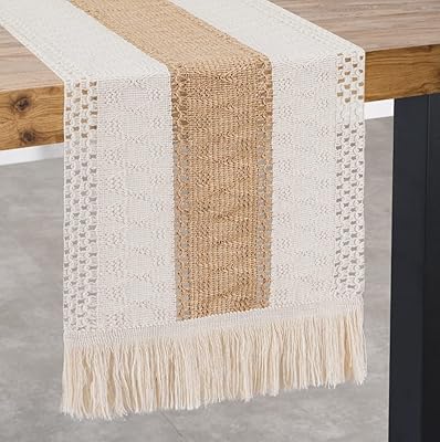 Chemin de table arabest chemin en toile de jute en coton avec pompon. La boutique en ligne DIAYTAR COTE D'IVOIRE se distingue par sa diversité de produits et son engagement à offrir les meilleurs prix. Avec plus de 300000 références, les clients ont l'opportunité de découvrir de nouvelles marques et produits. Le site est conçu pour une navigation intuitive et un processus de commande rapide.