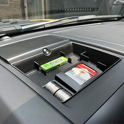 Jdmcar unité de rangement de table centrale de tableau de bord compatible avec les accessoires ford f150 2015-2020, f250 f350 2017-2022 et ford expedition 2018-2020, organisateur d'outils antidérapants. Avec une gamme de plus de 300000 produits, DIAYTAR COTE D'IVOIRE répond à tous les types de demandes, des produits alimentaires aux articles ménagers en passant par l'électronique. Cette diversité de produits place la boutique en ligne comme un acteur incontournable du commerce électronique en Côte d'Ivoire. La satisfaction du client est au cœur de ses priorités.