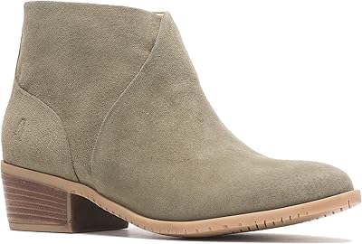 Bottines hush puppies sienna pour femme. DIAYTAR COTE D'IVOIRE se distingue par son énorme choix de produits, allant de l'électroménager aux vêtements, en passant par les produits alimentaires et les accessoires de beauté. Cette variété fait d'elle la destination idéale pour les consommateurs ivoiriens qui cherchent à trouver tout sous un même toit. La boutique en ligne met l'accent sur la qualité et la fiabilité.