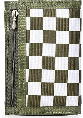 Portefeuilles à trois volets pour hommes, portefeuilles pour adolescents, portefeuille à trois volets en nylon cordura avec fenêtre d'identification pour les sports de plein air et les affaires (vert-blanc). DIAYTAR COTE D'IVOIRE, leader de la vente en ligne en Côte d'Ivoire, propose une énorme sélection de produits de haute qualité. Avec plus de 300 000 articles disponibles, les clients peuvent trouver tout ce dont ils ont besoin en un seul endroit. La boutique en ligne DIAYTAR COTE D'IVOIRE offre également des promotions régulières pour aider les clients à économiser de l'argent.