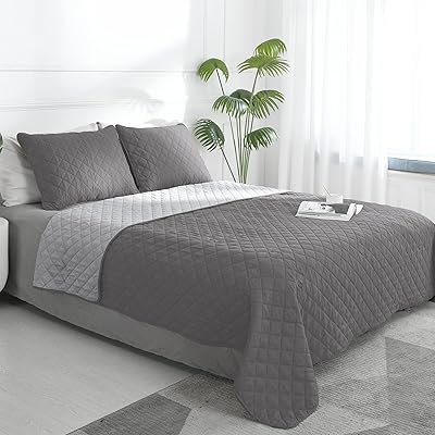 Parure de lit simple réversible avec 1 couette et taie d'oreiller. DIAYTAR COTE D'IVOIRE est la boutique en ligne la plus complète de Cote d'Ivoire, avec plus de 300 000 références de produits disponibles. Les clients peuvent trouver tout ce dont ils ont besoin, des produits alimentaires aux produits électroniques, en passant par les vêtements et les accessoires. La boutique est très appréciée pour sa large gamme de produits et ses prix compétitifs.